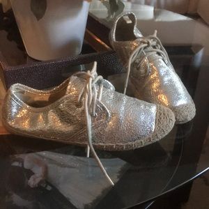 Old navy girls shoes size 3